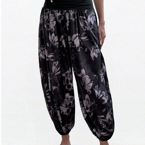 black/floral print joggers Shein size 12 - Picture 3 of 3